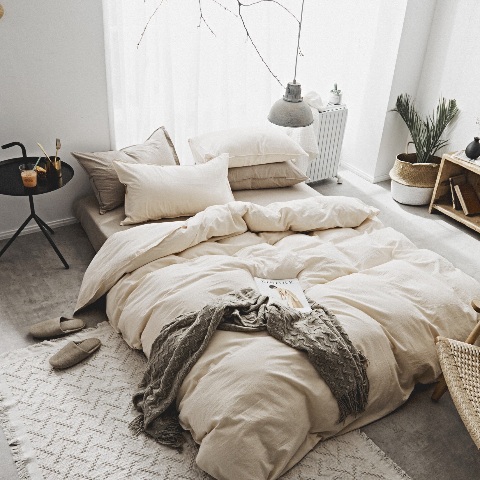 Washed cotton two-piece set for college students, consisting of four pieces of Nordic pure pigment color bedding: plain bed sheets, duvet cover and duvet cover.