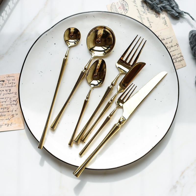 Stainless steel cutlery set