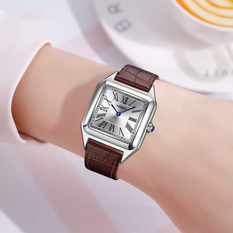 Women's watch with leather strap and quartz movement