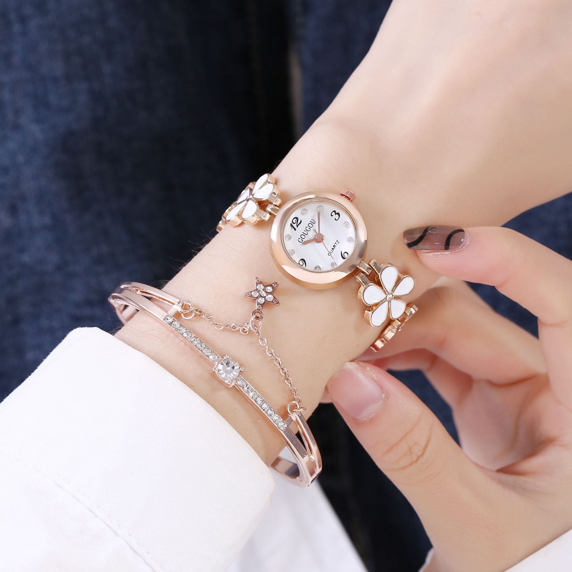 Women's wristwatch flower disc two-piece bracelet set