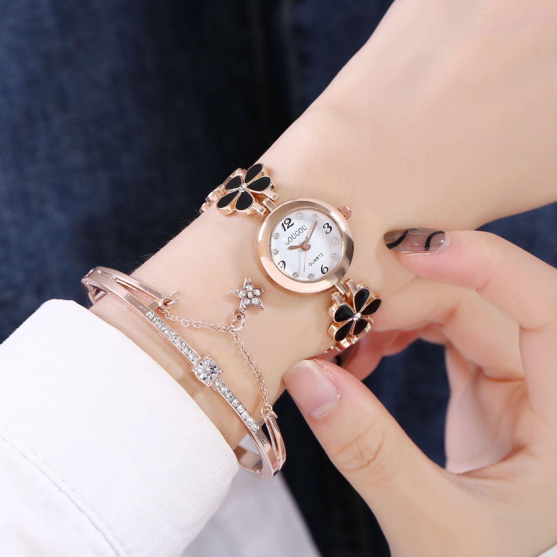 Damen Armbanduhr Blumenscheibe Zwei-teiliges Armbandset