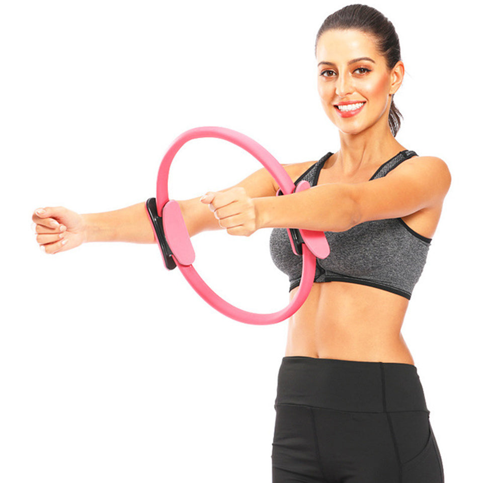 Yoga Fitness Pilates Ring für Frauen und Mädchen. Kreisförmige magische doppelte Übung für das Heim-Fitnessstudio. Trainingssport zum Abnehmen und zur Körperwiderstandsfähigkeit.